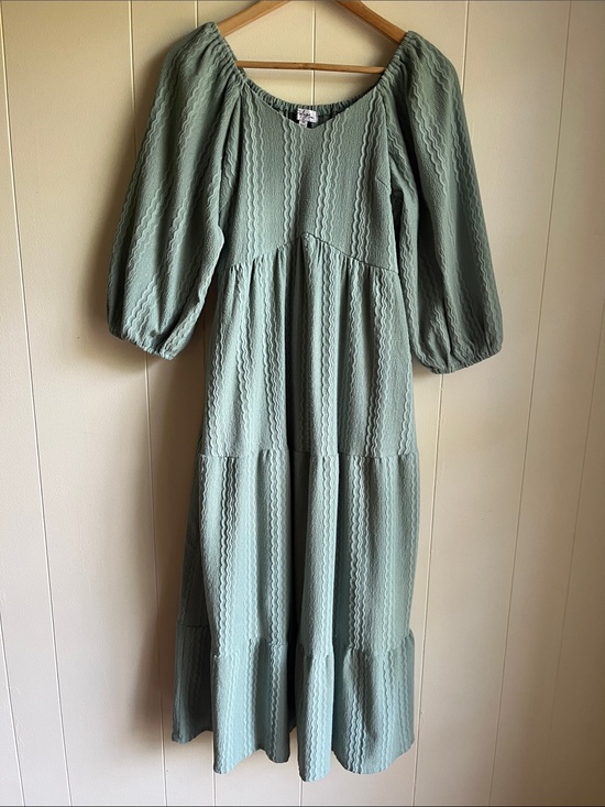 Polygram Dresses & Skirts - Polygram Sage Green Tiered Maxi Stretch Dress with Puff Sleeves Sz Med